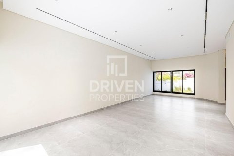 Villa de 4 dormitorios en Umm Suqeim, UAE No. 85792 3