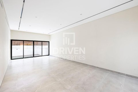 Villa de 4 dormitorios en Umm Suqeim, UAE No. 85792 5