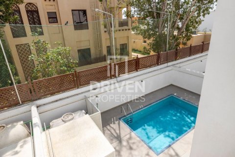 Villa de 4 dormitorios en Umm Suqeim, UAE No. 85792 20