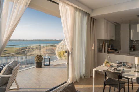 80.46m² Apartment in MAYAN Yas Island, UAE No. 95689 2