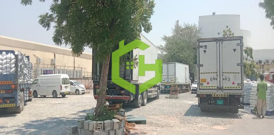 1486.4مربع، قطعة أرض في Al Qusais Industrial Area, الإمارات العربية المتحدة رقم 92147