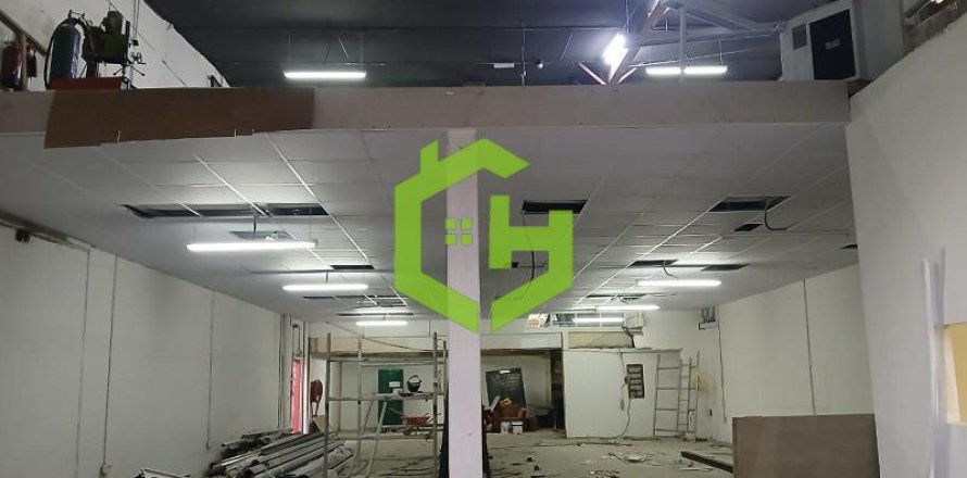 639.9مربع، مستودع في Sharjah Industrial Area, الإمارات العربية المتحدة رقم 92146