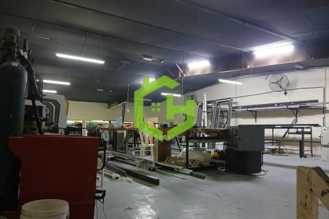 639.9مربع، مستودع في Sharjah Industrial Area, الإمارات العربية المتحدة رقم 92146 6