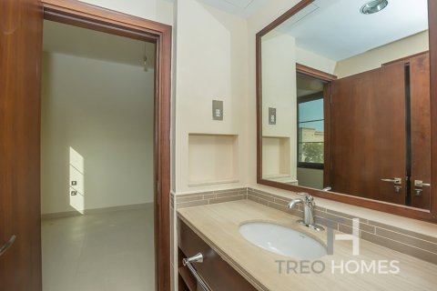 Villa de 4 chambres à Casa, UAE No. 73880 17
