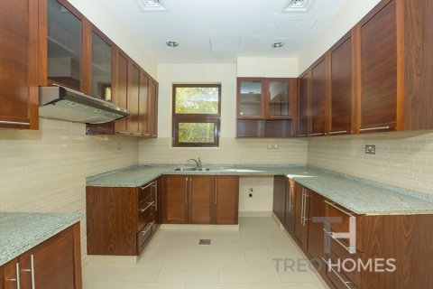 Villa de 4 chambres à Casa, UAE No. 73880 7