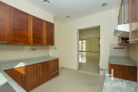 Villa de 4 chambres à Casa, UAE No. 73880 8