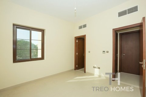 Villa de 4 chambres à Casa, UAE No. 73880 15