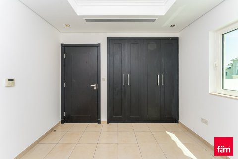 4 غرف نوم فيلا  رقم 106505 8