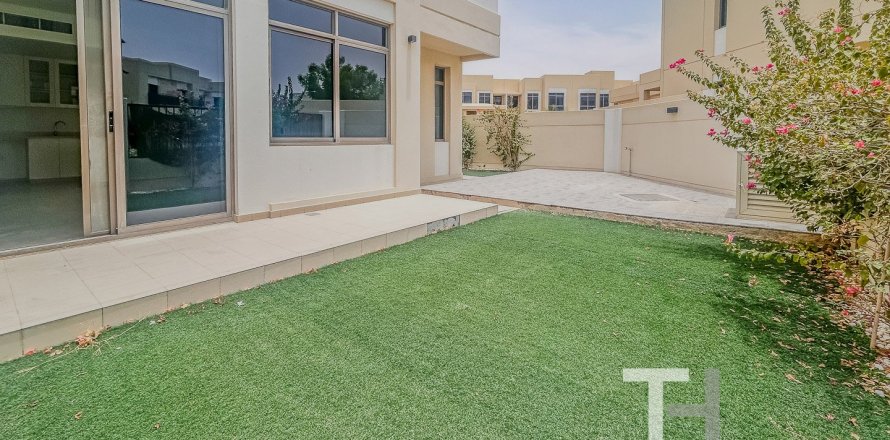 4 bedrooms Townhouse in Town Square, UAE No. 76390