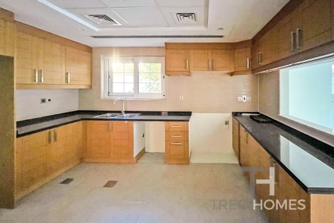 5 bedrooms Villa in Legacy, UAE No. 76403 5