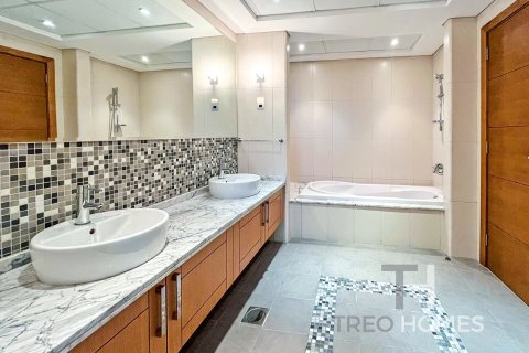 5 bedrooms Villa in Legacy, UAE No. 76403 15