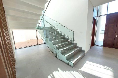 Villa de 4 dormitorios en Abu Dhabi, UAE No. 90037 6