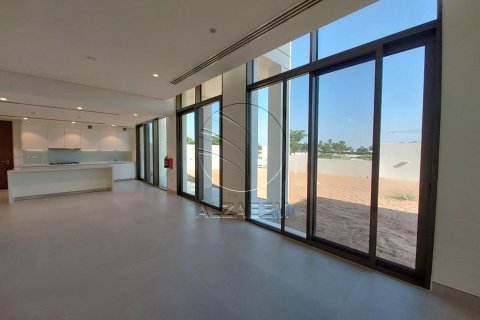 Villa de 4 dormitorios en Abu Dhabi, UAE No. 90037 10