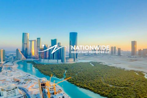 3 bedrooms Apartment in Abu Dhabi, UAE No. 105867 1