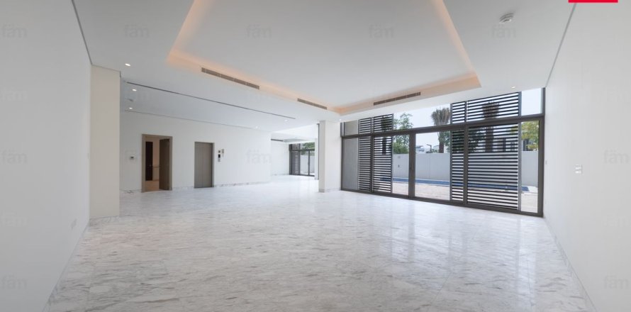 5 bedrooms Villa in Dubai, UAE No. 103997