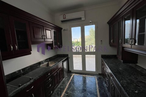 4 bedrooms Villa in Doha, Qatar No. 58528 10