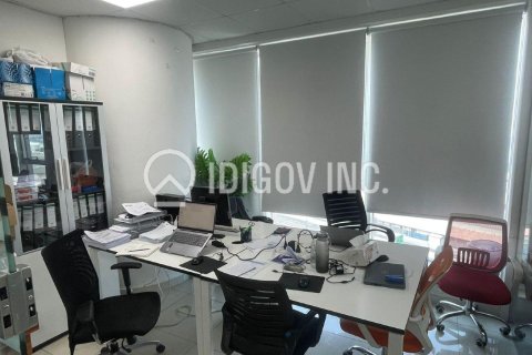 Office de 80m² en Churchill Towers, UAE No. 104375 3