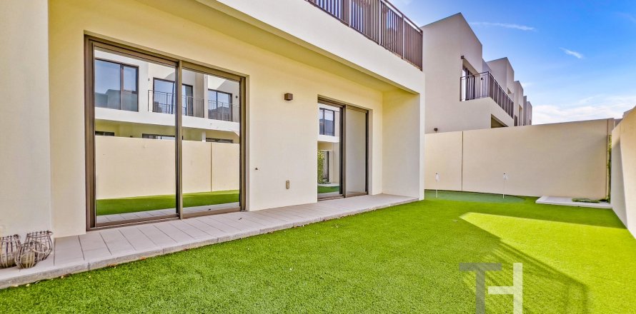 Townhouse de 4 dormitorios en Dubai South (Dubai World Central), UAE No. 81872