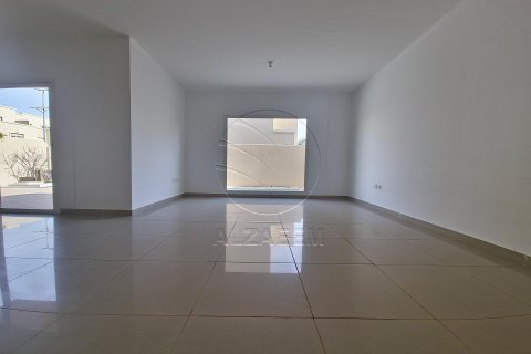 Villa de 5 dormitorios en Al Reef, UAE No. 91147 3