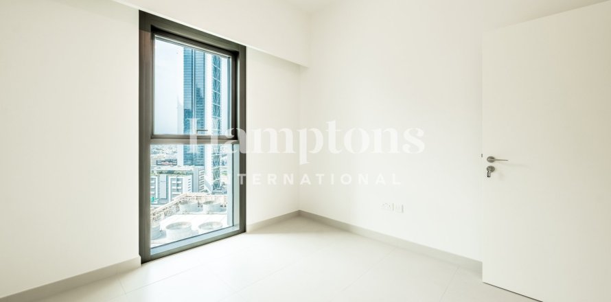 1 غرف نوم شقة في Burj Crown, الإمارات العربية المتحدة رقم 76480