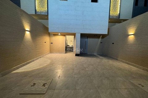Квартира с 3 спальнями в Эр-Рияд, Саудовская Аравия №99535 3