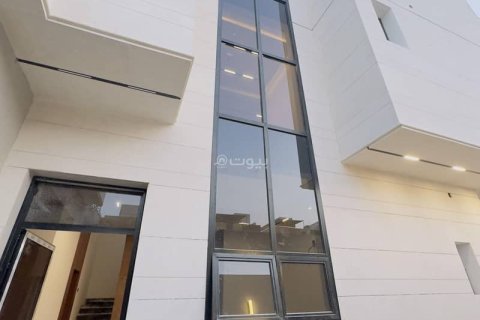 Вилла с 6 спальнями в Эр-Рияд, Саудовская Аравия №99594 9