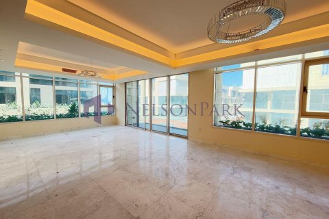 4 bedrooms Duplex in Doha, Qatar No. 57870 1