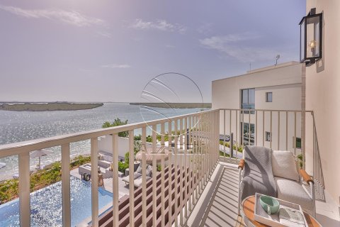 Villa de 4 dormitorios en Abu Dhabi, UAE No. 90128 25