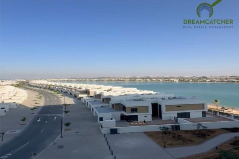 1 bedroom Apartment in Mina Al Arab, UAE No. 75483 2