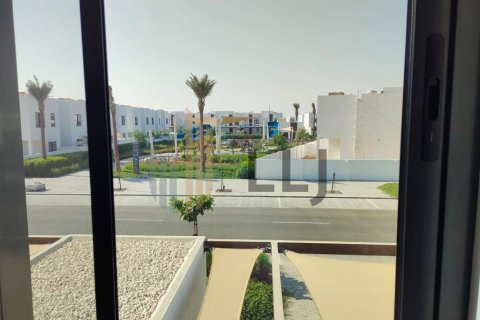 Townhouse de 3 dormitorios en Al Ghadeer, UAE No. 102056 2