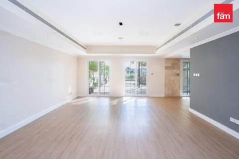 Villa de 3 chambres à Dubai, UAE No. 87600 1