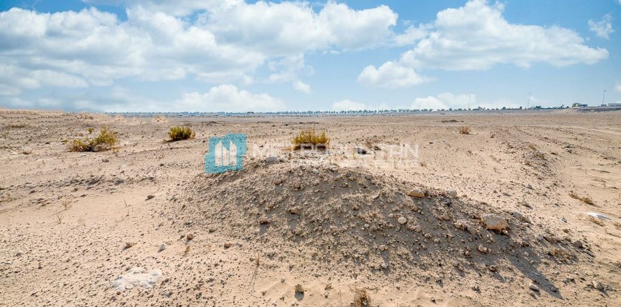 Land de 979.9m²  No. 105003