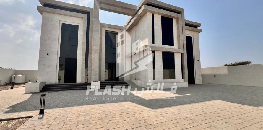 Villa de 7 dormitorios en Seih Al Uraibi, UAE No. 88218