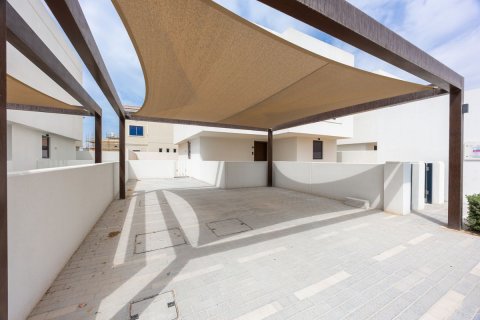 Commercial property de 4 dormitorios en  Yas Island, UAE No. 79651 19