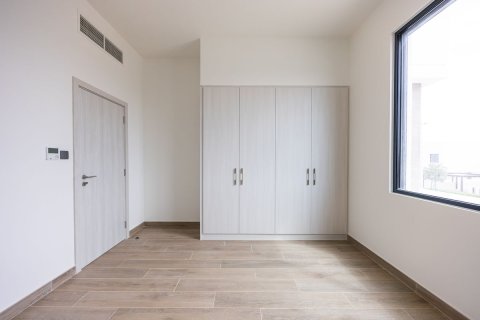 Commercial property de 4 dormitorios en  Yas Island, UAE No. 79651 16