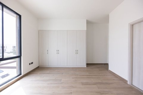 Commercial property de 4 dormitorios en  Yas Island, UAE No. 79651 10