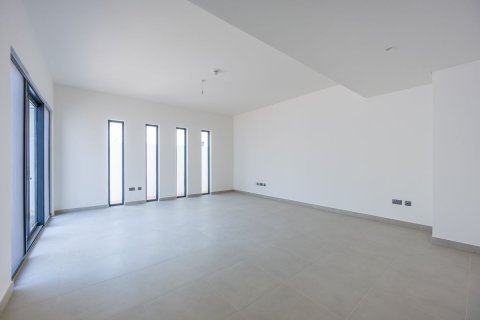 Commercial property de 4 dormitorios en  Yas Island, UAE No. 79651 3