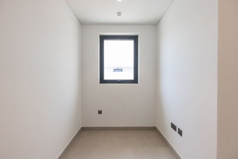 Commercial property de 4 dormitorios en  Yas Island, UAE No. 79651 7