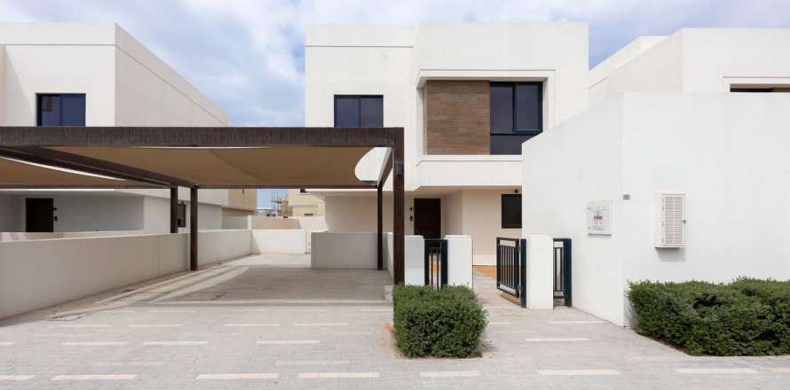 Commercial property de 4 dormitorios en  Yas Island, UAE No. 79651