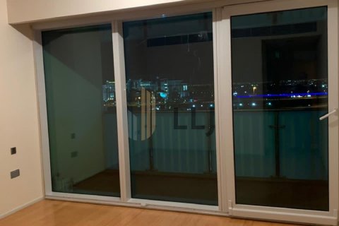 Apartment de 3 dormitorios en Abu Dhabi, UAE No. 101971 11
