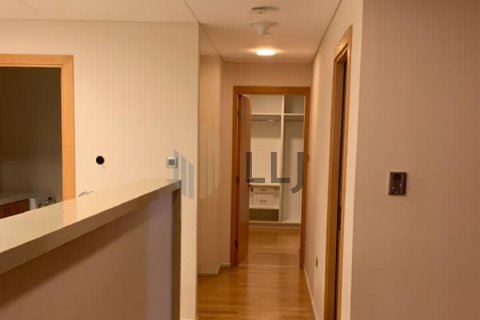 Apartment de 3 dormitorios en Abu Dhabi, UAE No. 101971 4