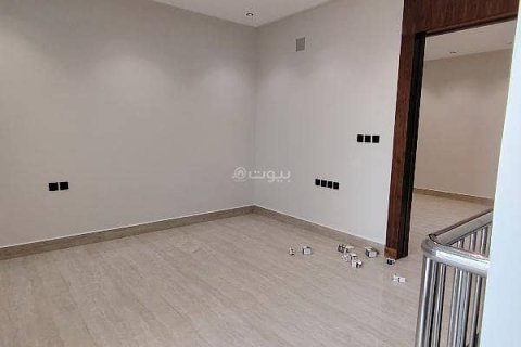 8 bedrooms Villa in Riyadh, Saudi Arabia No. 67485 13