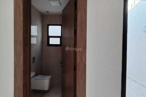 8 bedrooms Villa in Riyadh, Saudi Arabia No. 67485 12