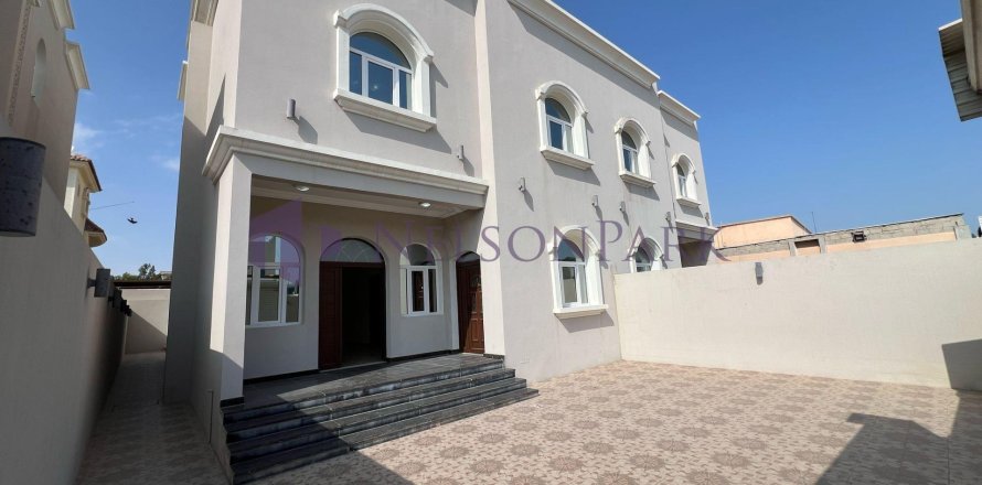 Вилла с 6 спальнями в Доха, Катар №60968