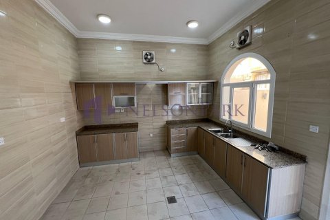 Вилла с 6 спальнями в Доха, Катар №60968 8