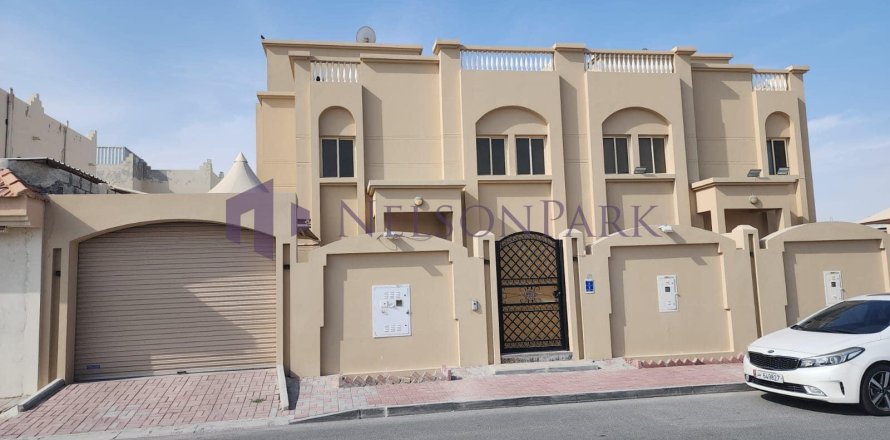 6 bedrooms Villa in Doha, Qatar No. 60965