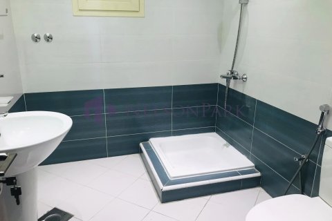 6 bedrooms Villa in Doha, Qatar No. 60965 15