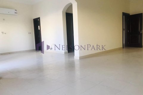 6 bedrooms Villa in Doha, Qatar No. 60965 7