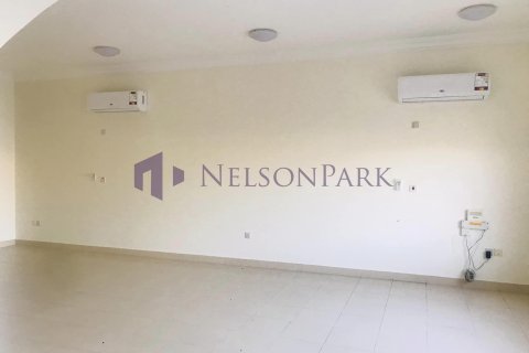 6 bedrooms Villa in Doha, Qatar No. 60965 17