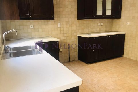 6 bedrooms Villa in Doha, Qatar No. 60965 18
